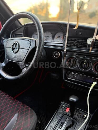 Mercedes 190 1991, 153,000 km - 2.0 л - Yardımlı