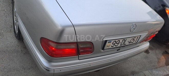 Mercedes E 240 1999, 271,400 km - 2.4 л - Bakı
