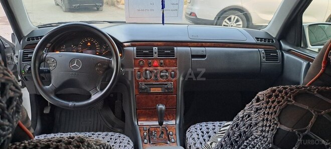 Mercedes E 240 1999, 271,400 km - 2.4 л - Bakı