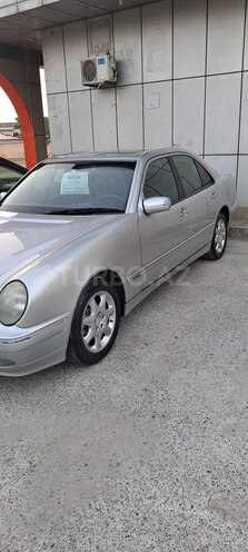 Mercedes E 240 1999, 271,400 km - 2.4 л - Bakı