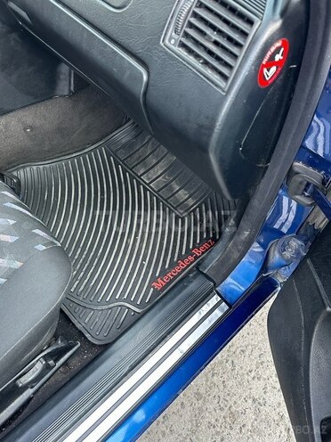 Mercedes C 200 2000, 235,000 km - 2.0 l - Bakı
