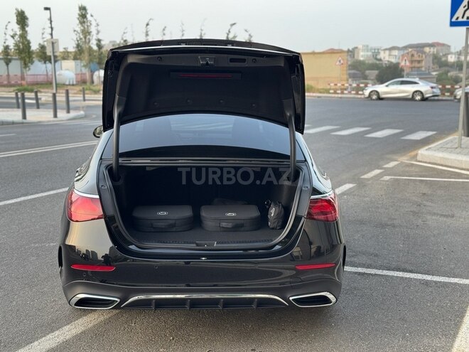 Mercedes E 300 e 2024, 18,000 km - 2.0 l - Bakı