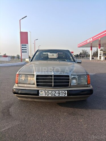 Mercedes E 200 1993, 740,000 km - 2.0 l - Bakı