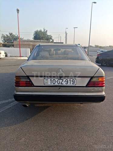 Mercedes E 200 1993, 740,000 km - 2.0 l - Bakı