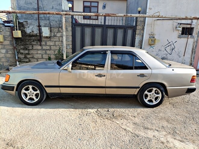Mercedes E 200 1993, 740,000 km - 2.0 l - Bakı
