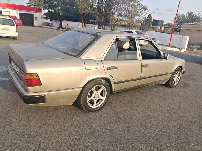 Mercedes E 200 1993, 740,000 km - 2.0 l - Bakı
