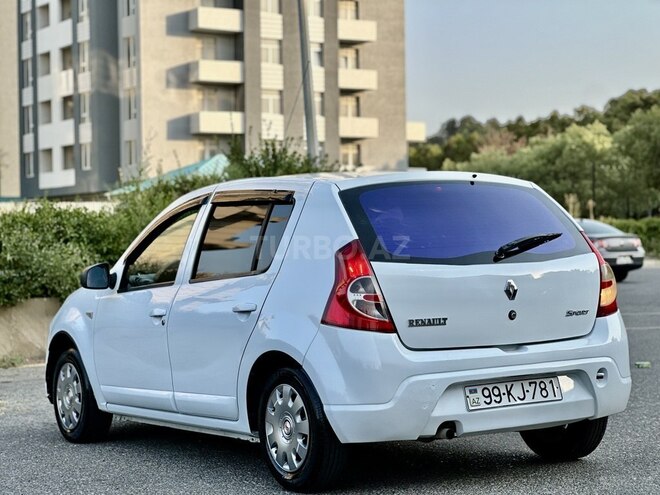 Renault Sandero 2013, 213,580 km - 1.6 l - Bakı