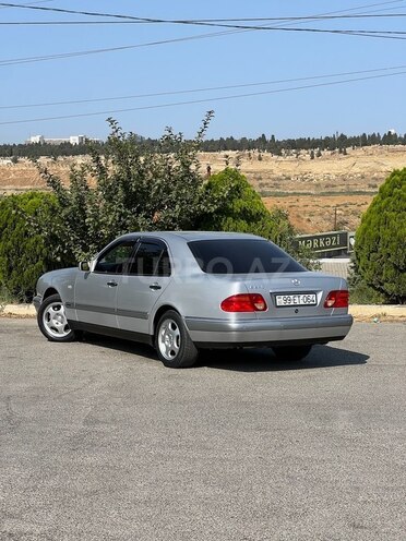 Mercedes E 240 1998, 202,000 km - 2.4 l - Bakı