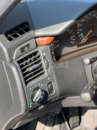 Mercedes E 240 1998, 202,000 km - 2.4 l - Bakı