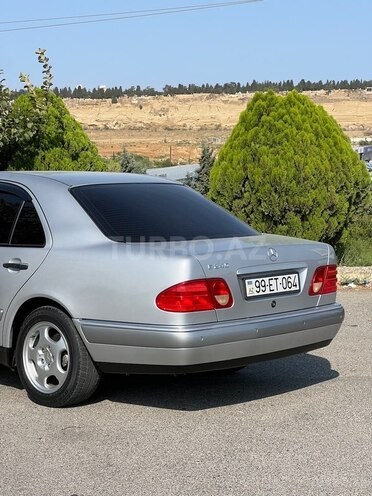 Mercedes E 240 1998, 202,000 km - 2.4 l - Bakı