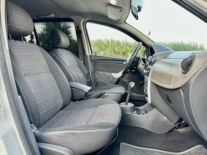 Renault Sandero 2013, 213,580 km - 1.6 l - Bakı