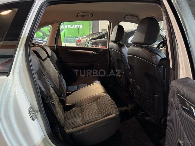 Mercedes B 180 2010, 107,000 km - 1.7 л - Bakı