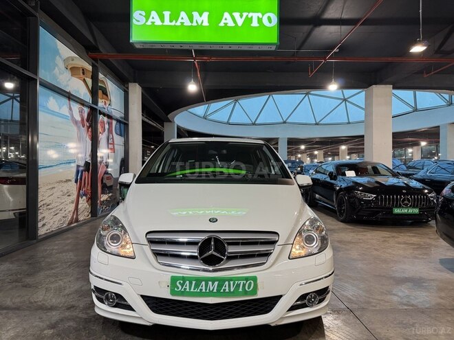 Mercedes B 180 2010, 107,000 km - 1.7 л - Bakı