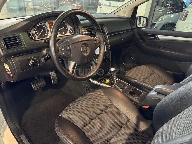 Mercedes B 180 2010, 107,000 km - 1.7 л - Bakı