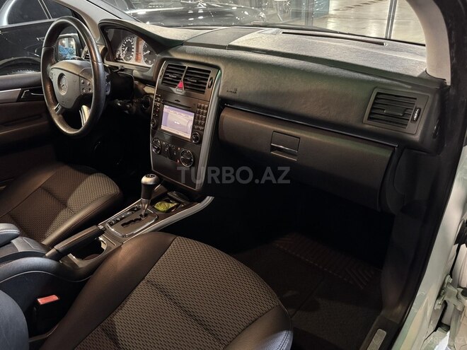 Mercedes B 180 2010, 107,000 km - 1.7 л - Bakı