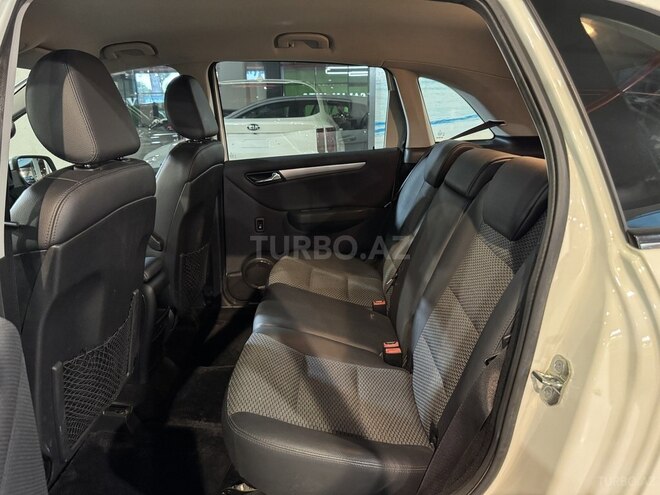 Mercedes B 180 2010, 107,000 km - 1.7 л - Bakı