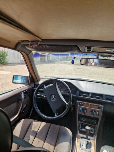 Mercedes E 230 1989, 250,000 km - 2.3 l - Goranboy