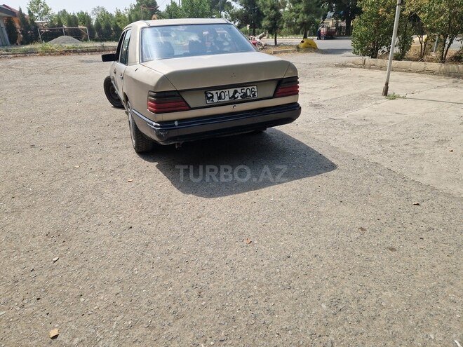 Mercedes E 230 1989, 250,000 km - 2.3 l - Goranboy
