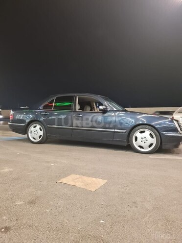 Mercedes E 200 2000, 287,810 km - 2.0 l - Bakı