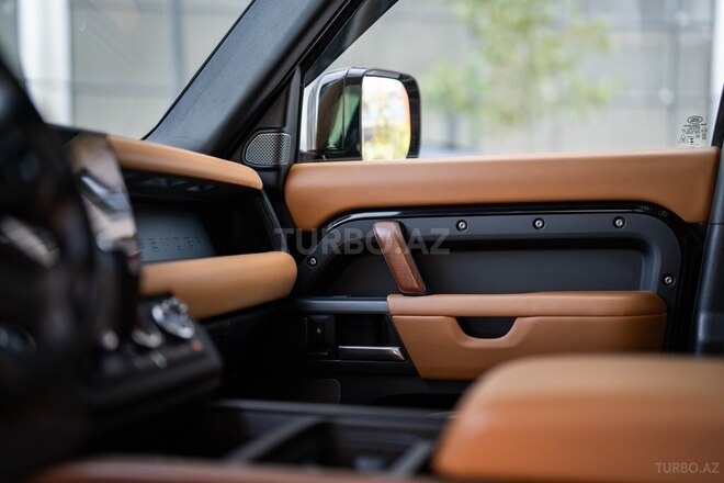 Land Rover Defender 2024, 35,700 km - 2.0 l - Bakı
