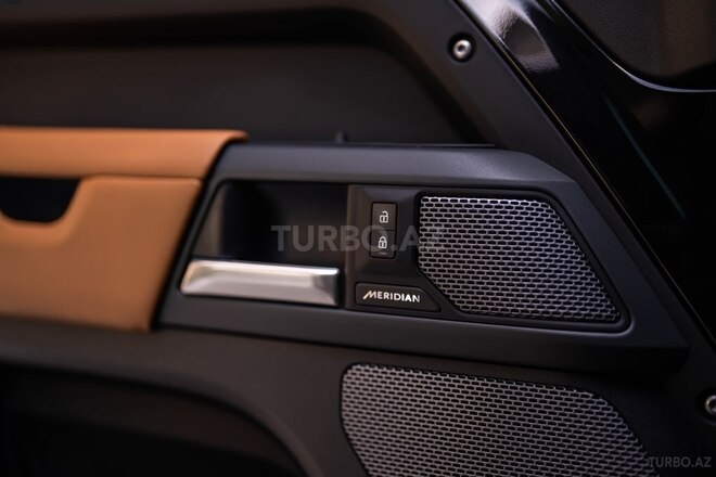 Land Rover Defender 2024, 35,700 km - 2.0 l - Bakı