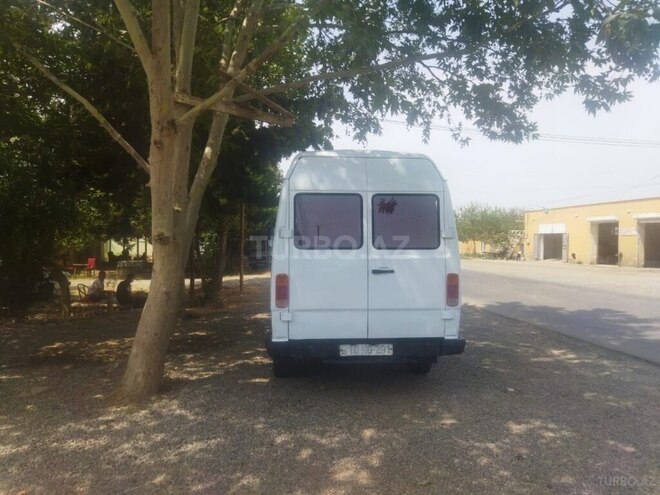 Mercedes 208 D 1991, 308,000 km - 2.3 л - Biləsuvar