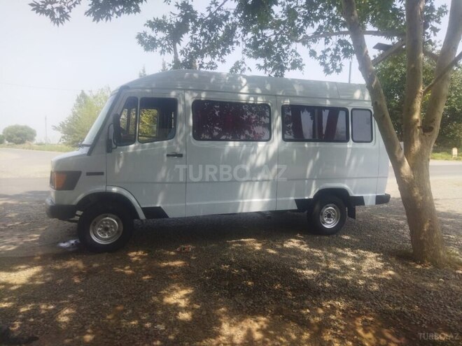 Mercedes 208 D 1991, 308,000 km - 2.3 л - Biləsuvar
