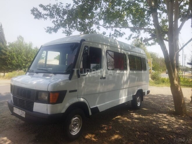 Mercedes 208 D 1991, 308,000 km - 2.3 л - Biləsuvar