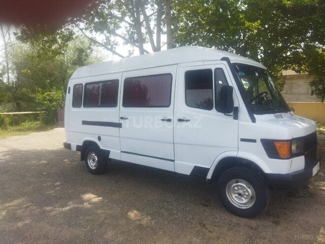 Mercedes 208 D 1991, 308,000 km - 2.3 л - Biləsuvar