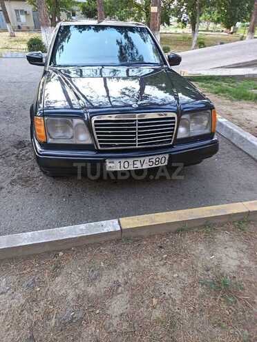Mercedes E 230 1995, 20,000 km - 2.3 l - İmişli