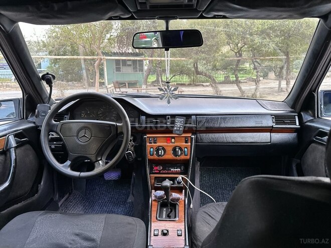 Mercedes E 200 d 1994, 269,450 km - 2.0 l - Bakı