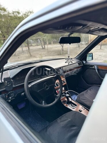 Mercedes E 200 d 1994, 269,450 km - 2.0 l - Bakı
