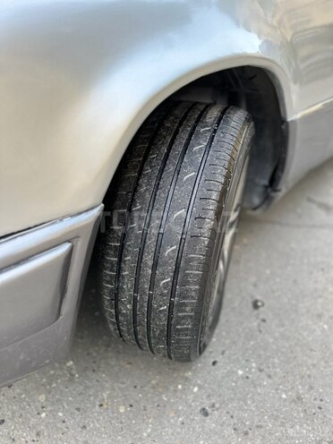 Mercedes E 200 d 1994, 269,450 km - 2.0 l - Bakı