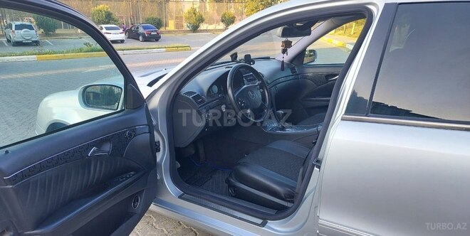 Mercedes E 240 2002, 317,520 km - 2.6 l - Bakı