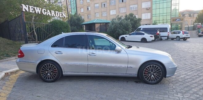 Mercedes E 240 2002, 317,520 km - 2.6 l - Bakı