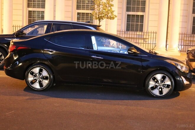 Hyundai Elantra 2015, 153,975 km - 1.8 л - Bakı