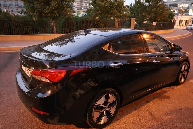 Hyundai Elantra 2015, 153,975 km - 1.8 л - Bakı