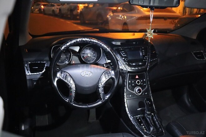 Hyundai Elantra 2015, 153,975 km - 1.8 л - Bakı