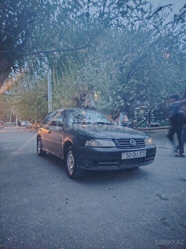 Volkswagen Golf 2005, 256,000 km - 1.8 l - Sumqayıt