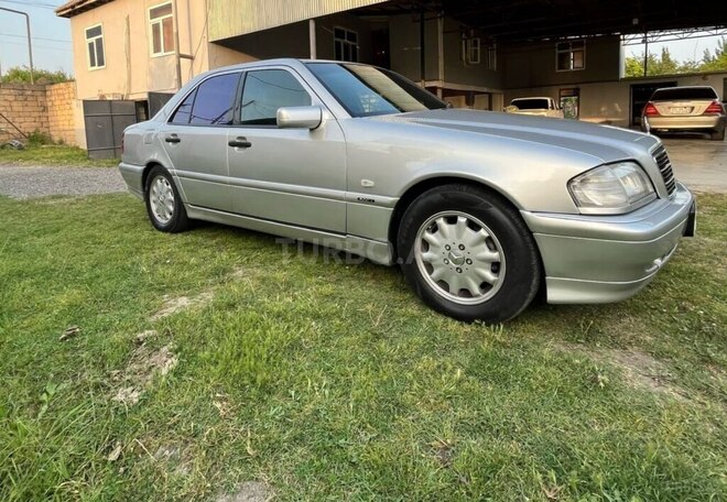 Mercedes C 220 2000, 390,000 km - 2.2 л - Sabirabad