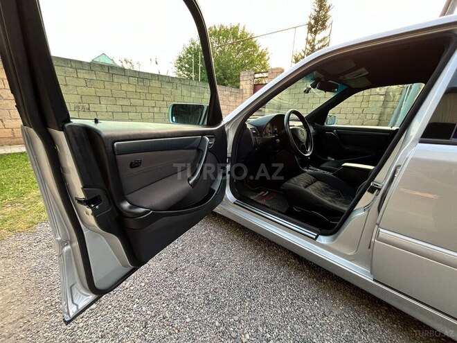 Mercedes C 220 2000, 390,000 km - 2.2 л - Sabirabad