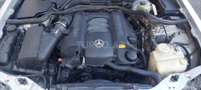 Mercedes E 240 1999, 270,000 km - 2.4 l - Qəbələ