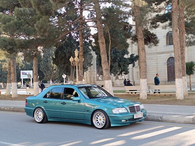 Mercedes C 240 1998, 280,000 km - 2.6 l - Bakı