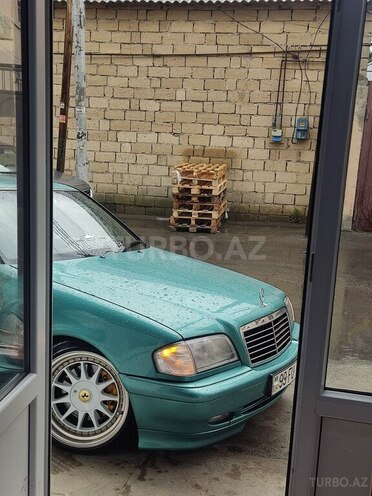 Mercedes C 240 1998, 280,000 km - 2.6 l - Bakı