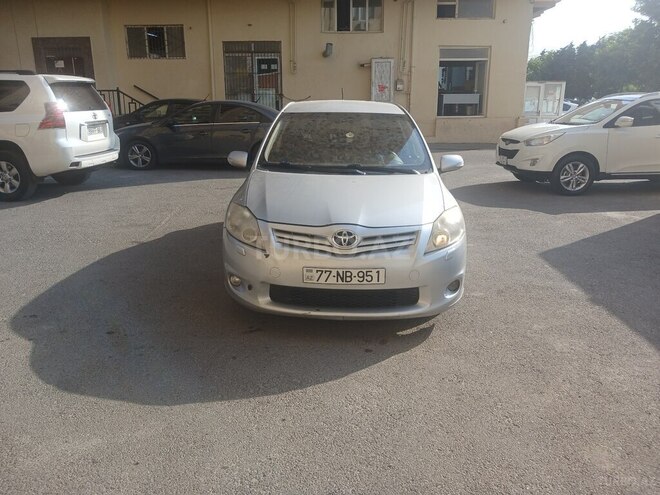 Toyota Auris 2011, 340,000 km - 1.4 л - Bakı
