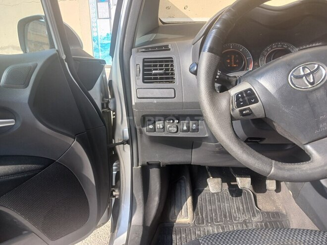Toyota Auris 2011, 340,000 km - 1.4 л - Bakı