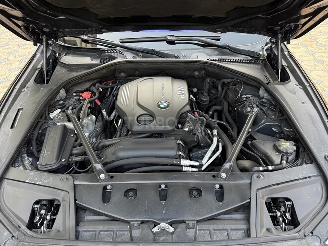 BMW 520 2015, 179,000 km - 2.0 l - Gəncə