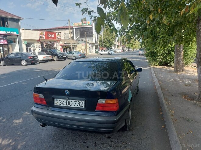 BMW 316 1991, 400,000 km - 1.6 l - Qax