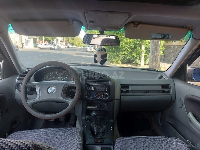 BMW 316 1991, 400,000 km - 1.6 l - Qax