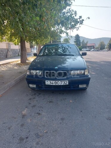 BMW 316 1991, 400,000 km - 1.6 l - Qax